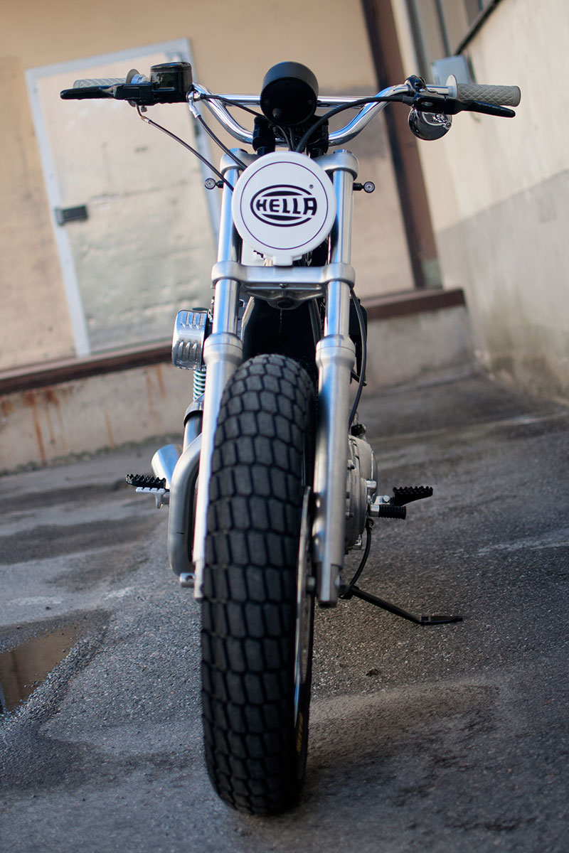 Faro Hella 500 Harley-Davidson Sportster flat tracker