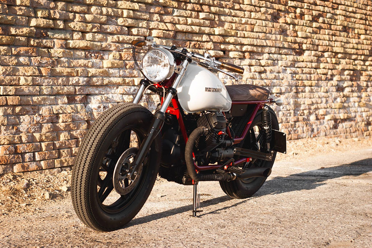 Moto Guzzi V65 brat style con linee bobber café racer