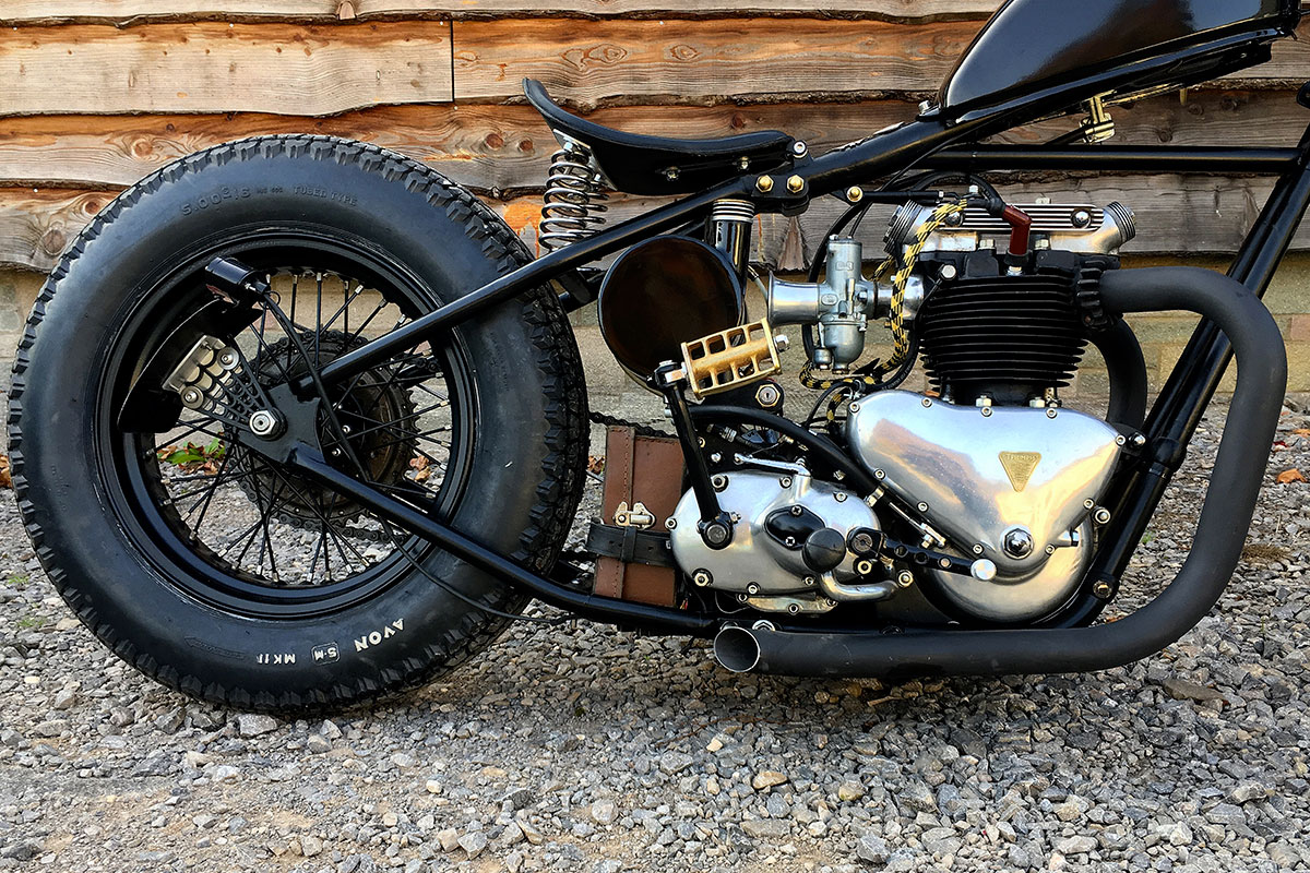Leather battery house triumph 650 bobber