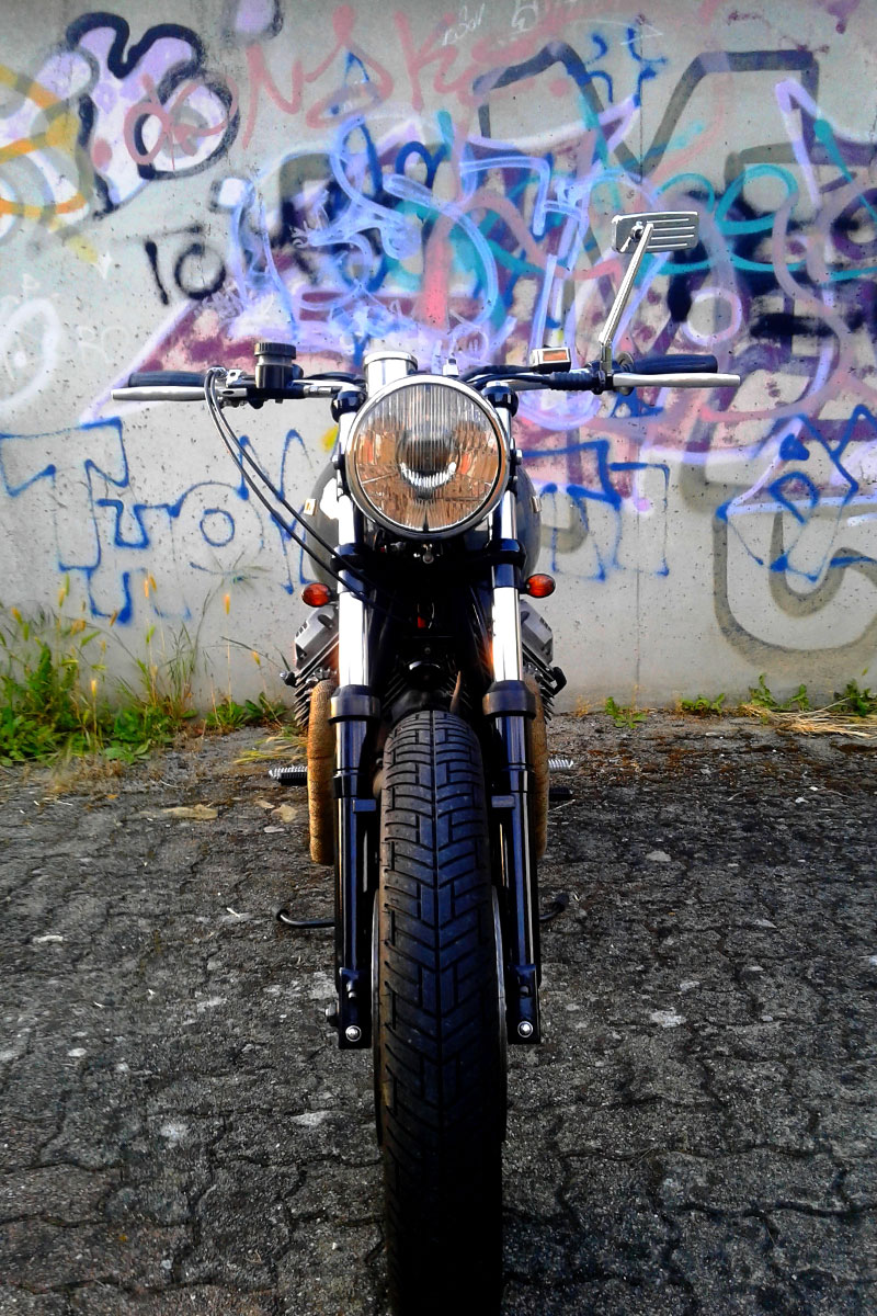 Moto Guzzi V35 brat style